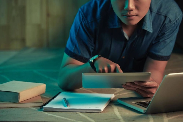 Cara Atasi Bosan Nonton