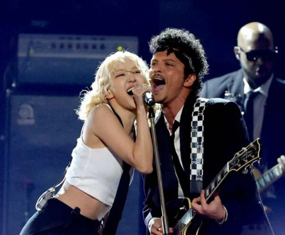 Rose Dan Bruno Mars APT Pecahkan Grammy 2026 Viral